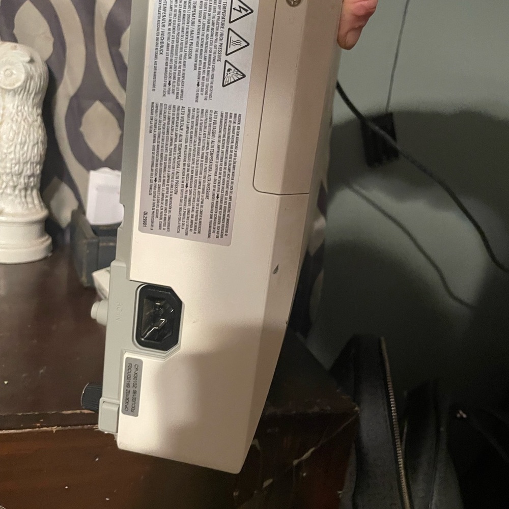 Projector - Picture 6 of 8